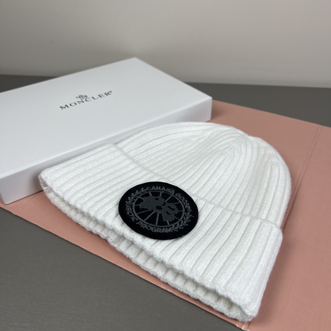 配防尘袋加拿大鹅。CANADA GOOSE 官网最新羊毛针织帽，官网原单复刻.非常柔软亲肤，弹性很好！有