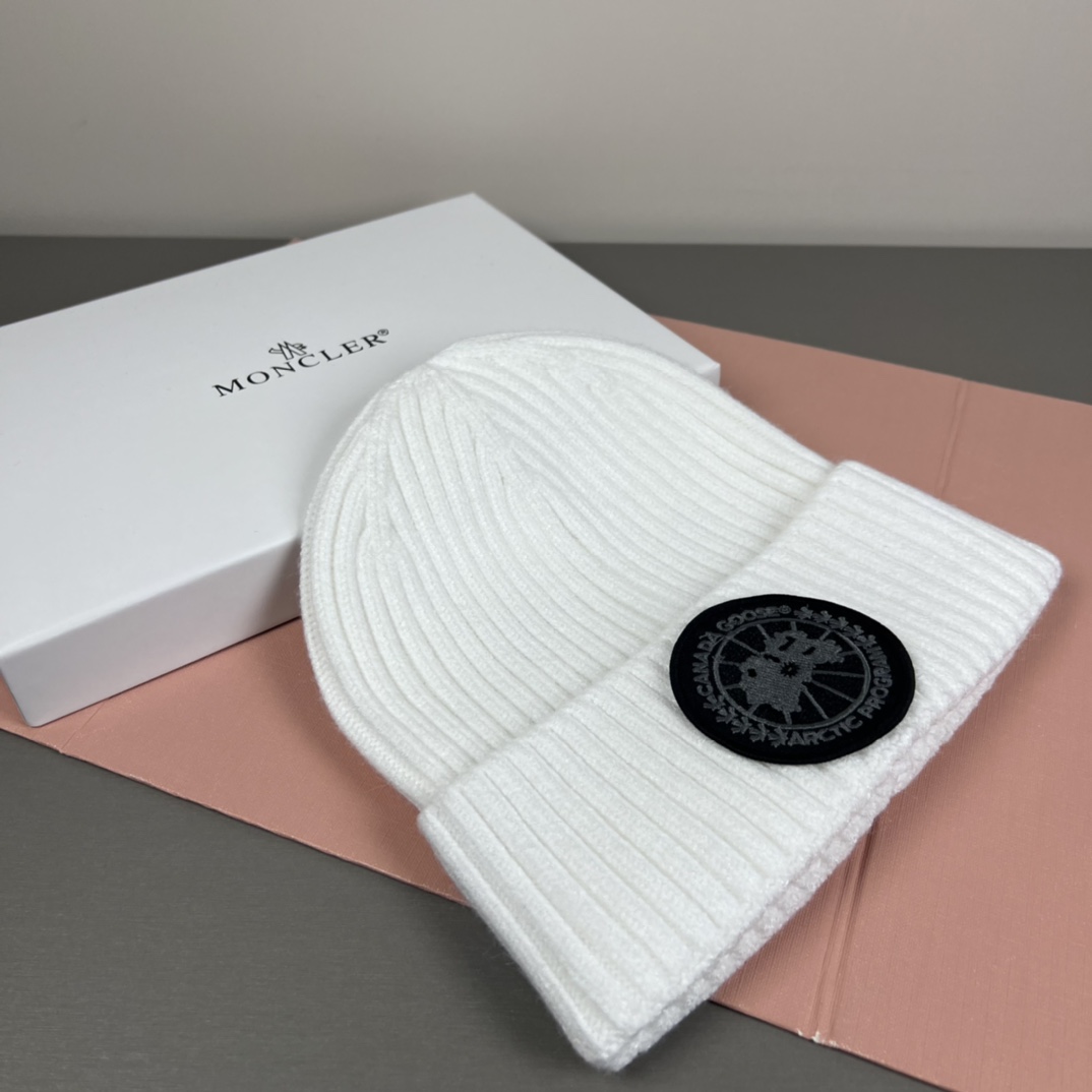 配防尘袋加拿大鹅。CANADA GOOSE 官网最新羊毛针织帽，官网原单复刻.非常柔软亲肤，弹性很好！有