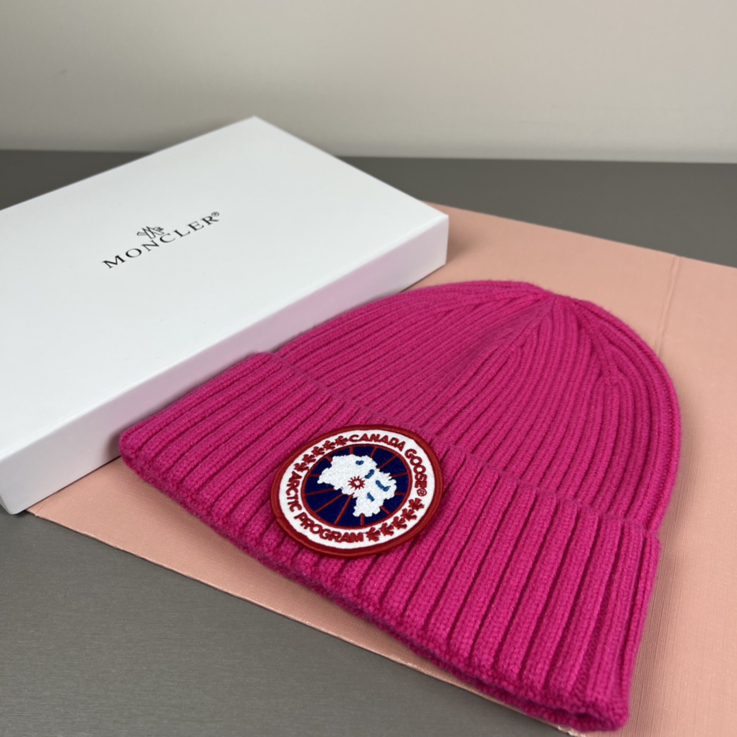 配防尘袋加拿大鹅。CANADA GOOSE 官网最新羊毛针织帽，官网原单复刻.非常柔软亲肤，弹性很好！有