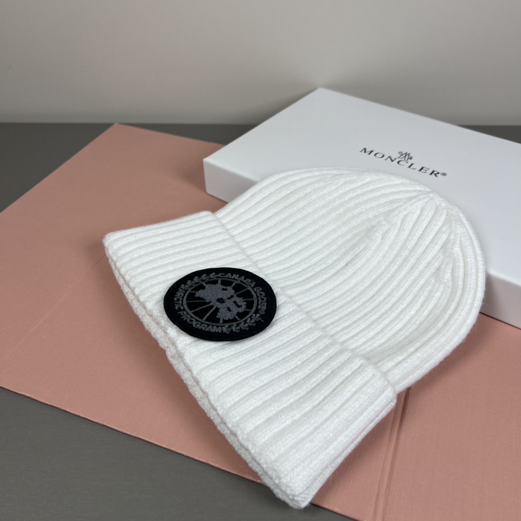 配防尘袋加拿大鹅。CANADA GOOSE 官网最新羊毛针织帽，官网原单复刻.非常柔软亲肤，弹性很好！有