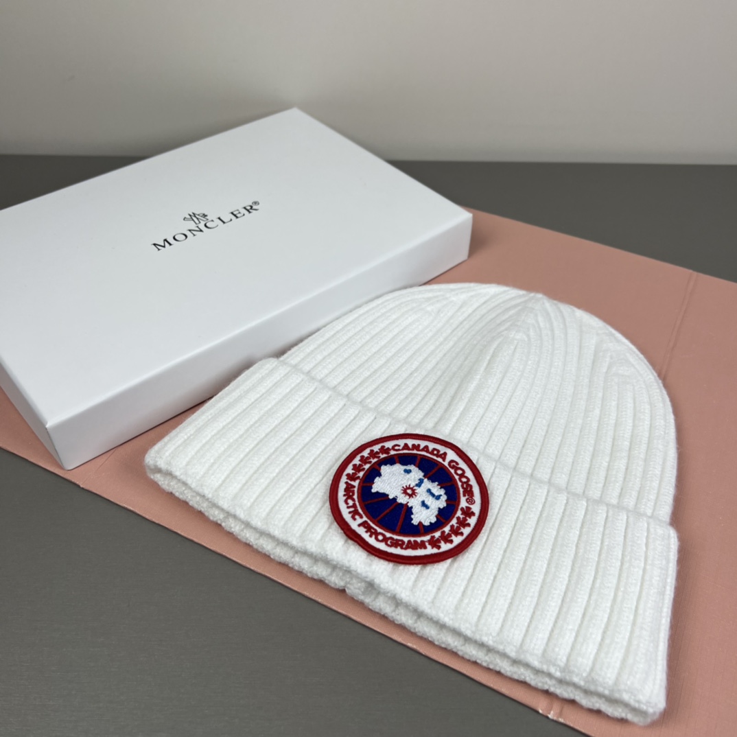 配防尘袋加拿大鹅。CANADA GOOSE 官网最新羊毛针织帽，官网原单复刻.非常柔软亲肤，弹性很好！有