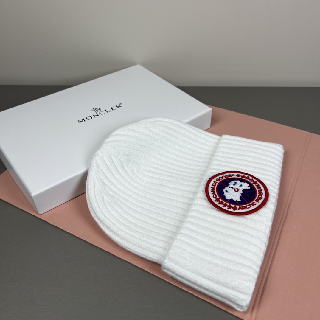 配防尘袋加拿大鹅。CANADA GOOSE 官网最新羊毛针织帽，官网原单复刻.非常柔软亲肤，弹性很好！有