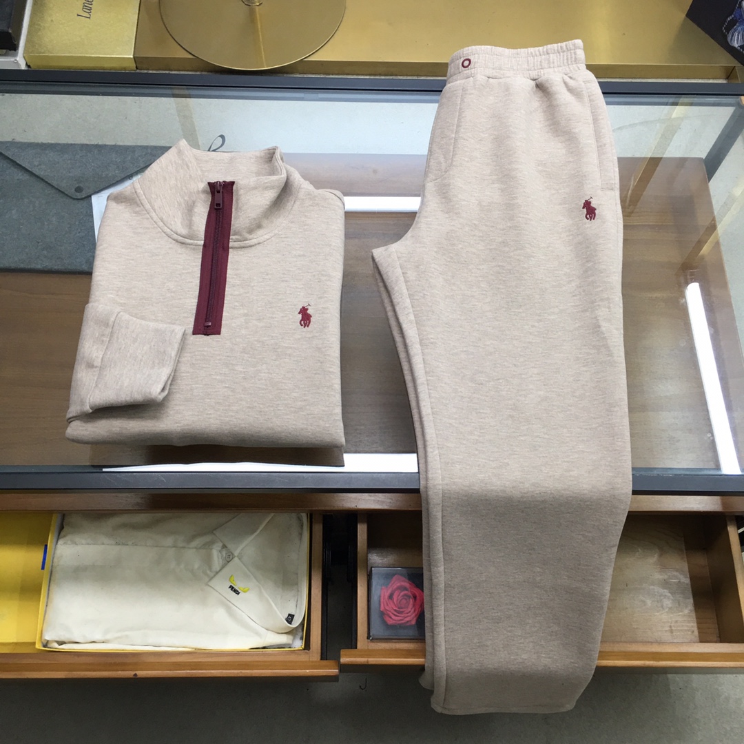 NO:644910,New suit tops and trousers [Rafflau...] for sale 2025AW/Autumn and Winter American old money pull*fu POLO arctic velvet half turtleneck zipper pullover trousers suit American old money style, quarter and half zipper design is unrivaled at this time, stretch arctic velvet feel, fabric dyed blend, casual colorful horse polo small label, the upper body is skin-friendly and soft and easy to wear, the oatmeal color especially looks clean, elegant and generous  Oatmeal color, navy blue M～3XL,,alexander wang19860909新品套装上衣 裤【拉夫劳…】拆卖 2025AW/秋冬 美式老钱拉*夫 POLO北极绒半高领拉链套头衫裤套装 美式老钱风,四分之一半拉链的设计在此时无人能敌,弹力北极绒手感,面料色织混纺,休闲款彩马polo小标,上身亲肤柔软巨好穿,燕麦色特别显得干净,优雅大方 燕麦色,藏蓝色M～3XL,,alexander wang,Men's clothing