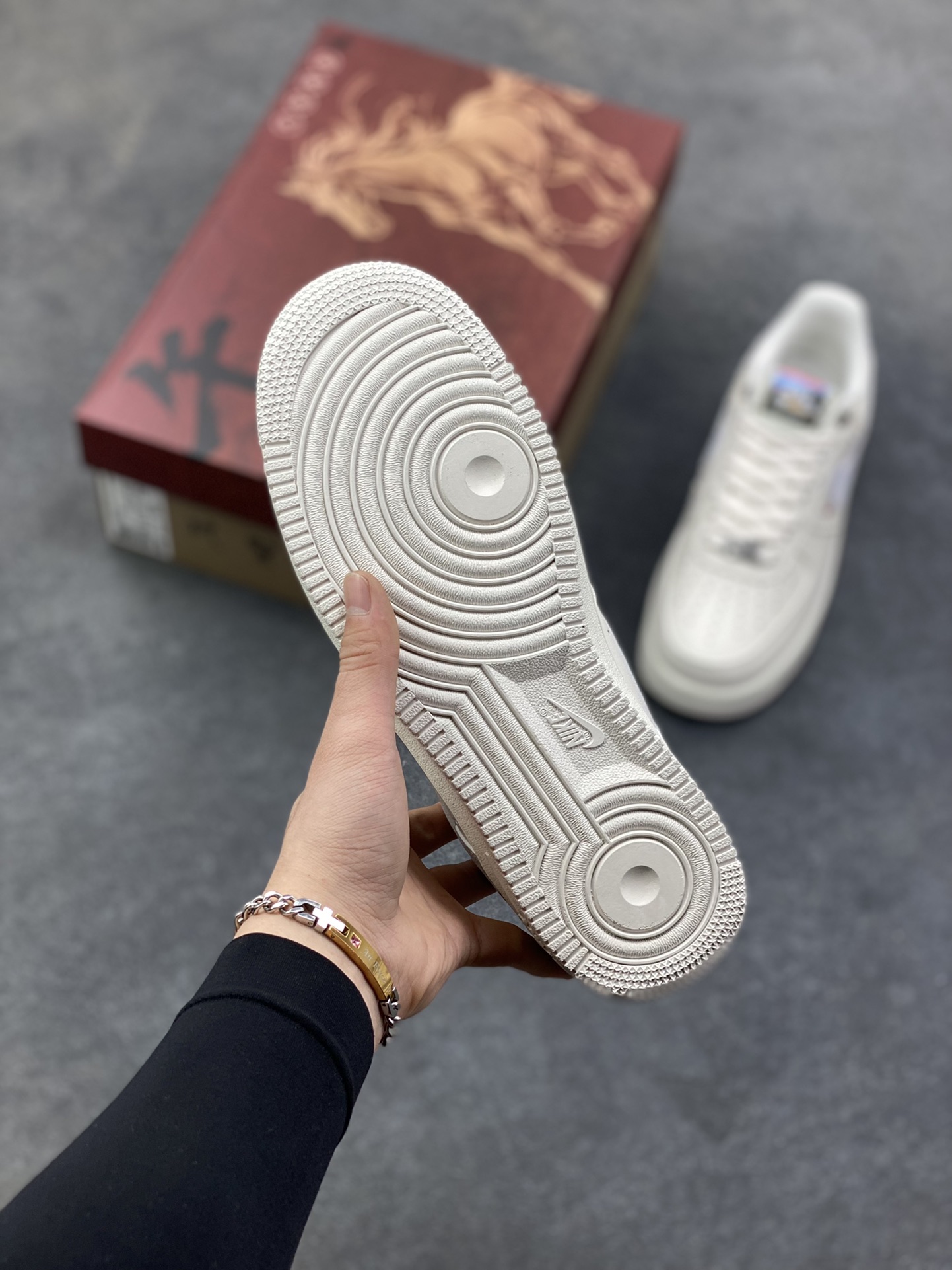 图片[5]-NIke Air Force 1 ‘07 Low 空军一号低帮 运动鞋 休闲鞋 折边针车 工艺难度大 原楦头原纸板 原装鞋盒 定制五金配件 内置全掌气垫 原厂鞋底 货号：IQ1119-011 尺码：36 36.5 37.5 38 38.5 39 40 40.5 41 42 42.5 43 44 44.5 45-选品中心