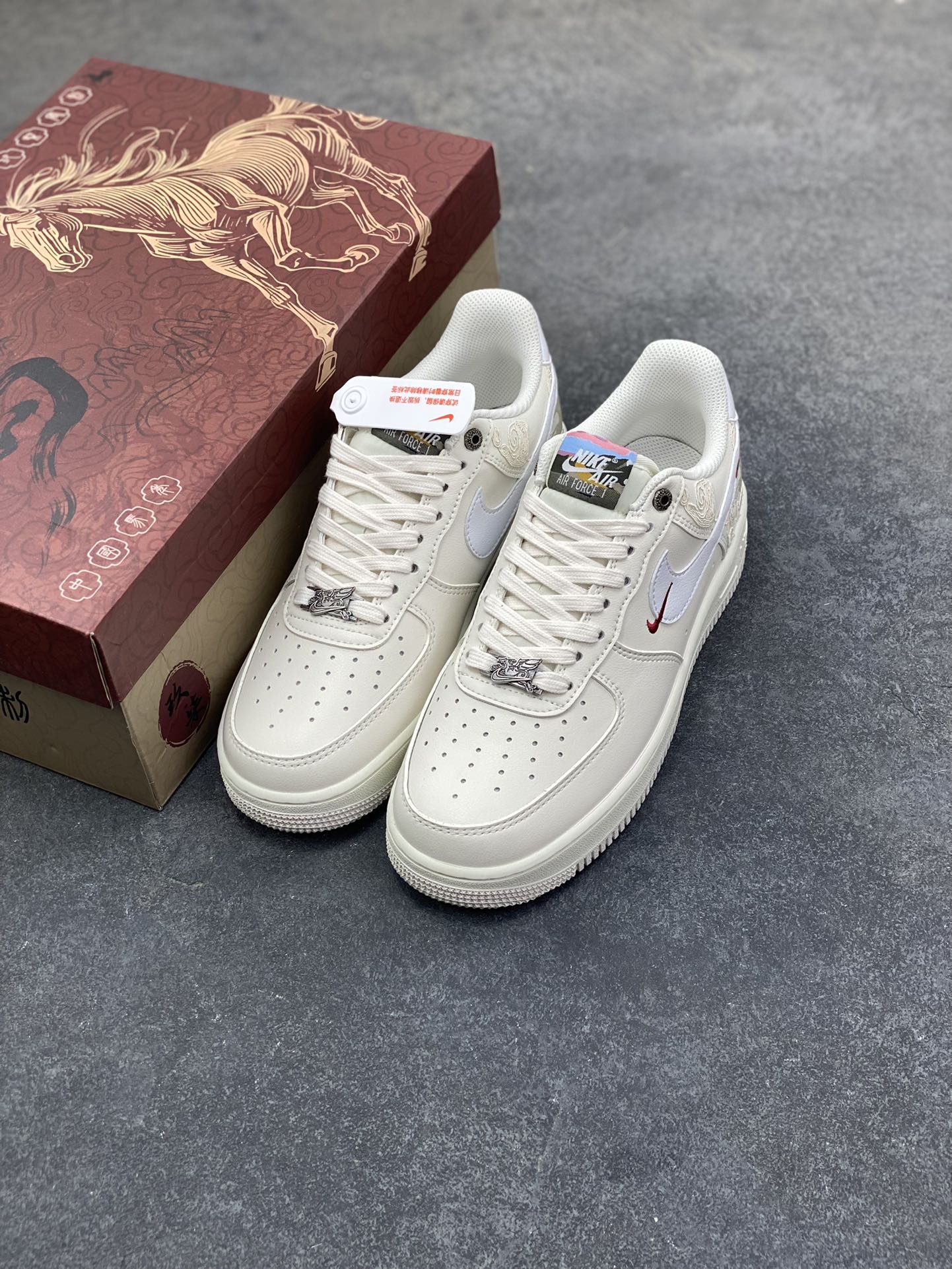 图片[8]-NIke Air Force 1 ‘07 Low 空军一号低帮 运动鞋 休闲鞋 折边针车 工艺难度大 原楦头原纸板 原装鞋盒 定制五金配件 内置全掌气垫 原厂鞋底 货号：IQ1119-011 尺码：36 36.5 37.5 38 38.5 39 40 40.5 41 42 42.5 43 44 44.5 45-选品中心