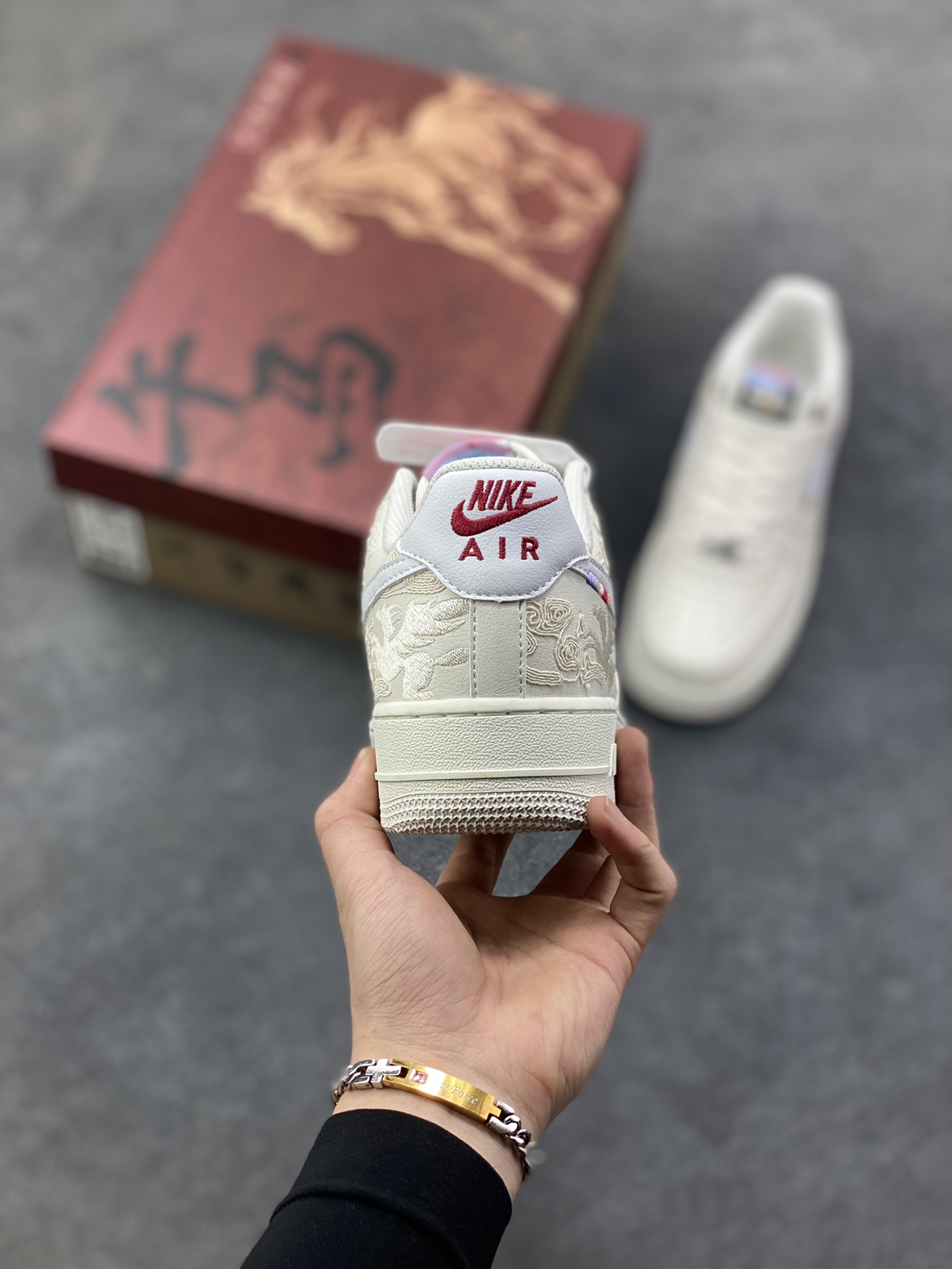 图片[4]-NIke Air Force 1 ‘07 Low 空军一号低帮 运动鞋 休闲鞋 折边针车 工艺难度大 原楦头原纸板 原装鞋盒 定制五金配件 内置全掌气垫 原厂鞋底 货号：IQ1119-011 尺码：36 36.5 37.5 38 38.5 39 40 40.5 41 42 42.5 43 44 44.5 45-选品中心