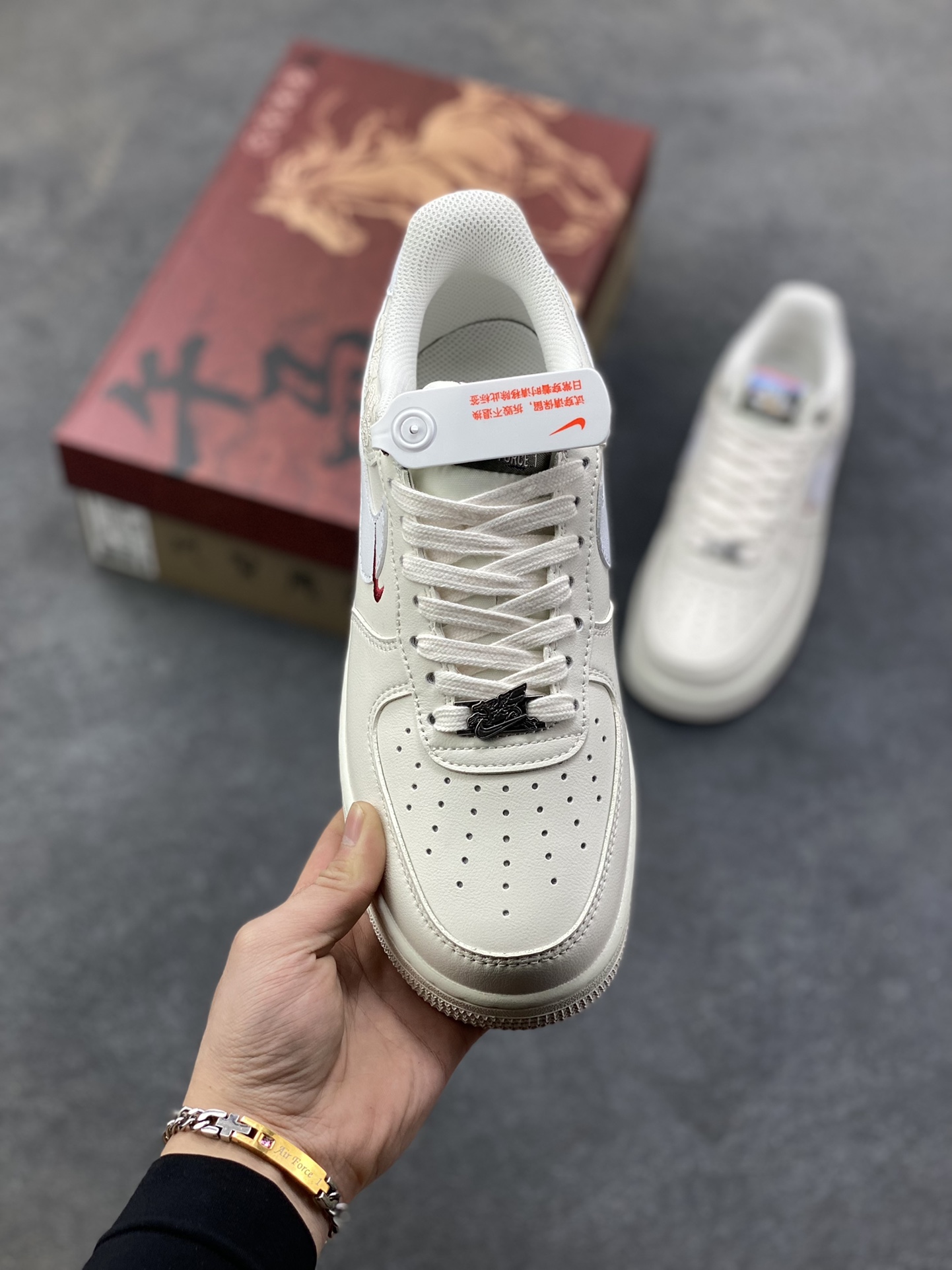 图片[2]-NIke Air Force 1 ‘07 Low 空军一号低帮 运动鞋 休闲鞋 折边针车 工艺难度大 原楦头原纸板 原装鞋盒 定制五金配件 内置全掌气垫 原厂鞋底 货号：IQ1119-011 尺码：36 36.5 37.5 38 38.5 39 40 40.5 41 42 42.5 43 44 44.5 45-选品中心