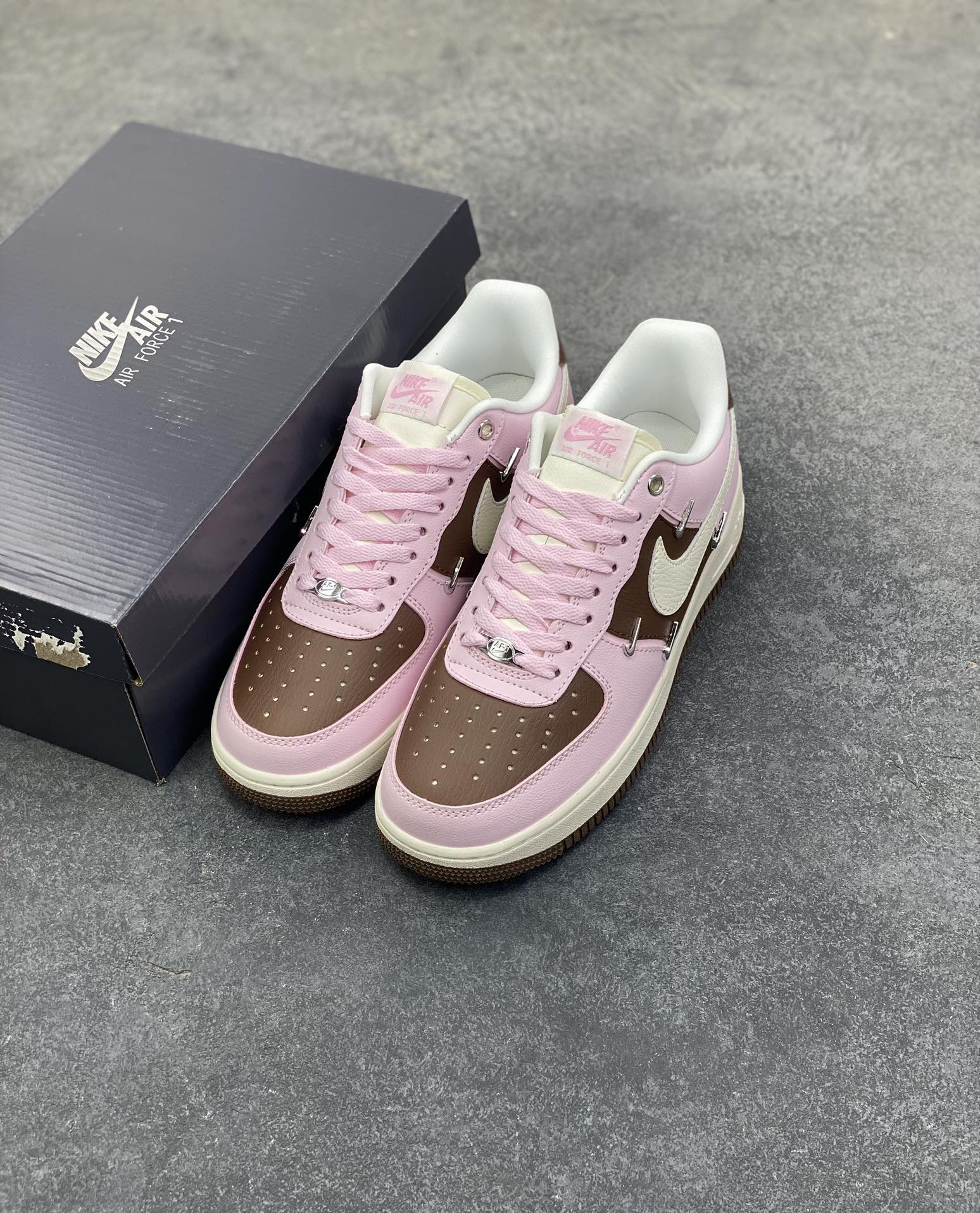 图片[8]-NIke Air Force 1 ‘07 Low 空军一号低帮 运动鞋 休闲鞋 折边针车 工艺难度大 原楦头原纸板 原装鞋盒 定制五金配件 内置全掌气垫 原厂鞋底 货号：IQ7595-211 尺码：36 36.5 37.5 38 38.5 39 40 40.5 41 42 42.5 43 44 44.5 45-选品中心