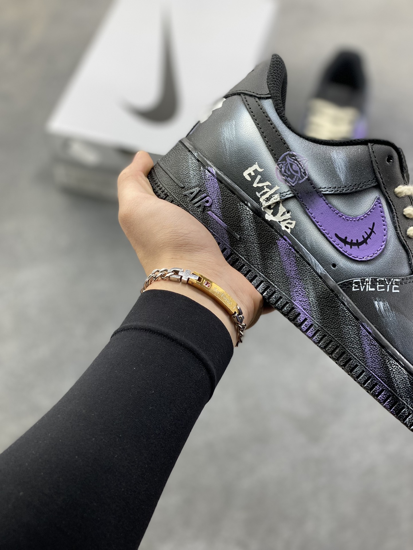 图片[6]-【定制球鞋】Nike Air Force 1 紫夜邪瞳 经典百搭 潮流手绘 防滑抗冲击性耐磨 低帮 板鞋 男女款 黑色 原楦头原纸板 原装鞋盒 定制五金配件 内置全掌气垫 原厂鞋底 货号 CW2288-111 尺码： 36 36.5 37.5 38 38.5 39 40 405. 41 42 42.5 43 44 44.5 45-选品中心