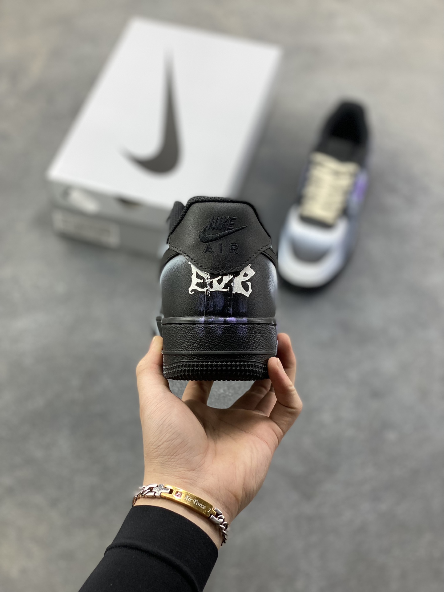图片[4]-【定制球鞋】Nike Air Force 1 紫夜邪瞳 经典百搭 潮流手绘 防滑抗冲击性耐磨 低帮 板鞋 男女款 黑色 原楦头原纸板 原装鞋盒 定制五金配件 内置全掌气垫 原厂鞋底 货号 CW2288-111 尺码： 36 36.5 37.5 38 38.5 39 40 405. 41 42 42.5 43 44 44.5 45-选品中心