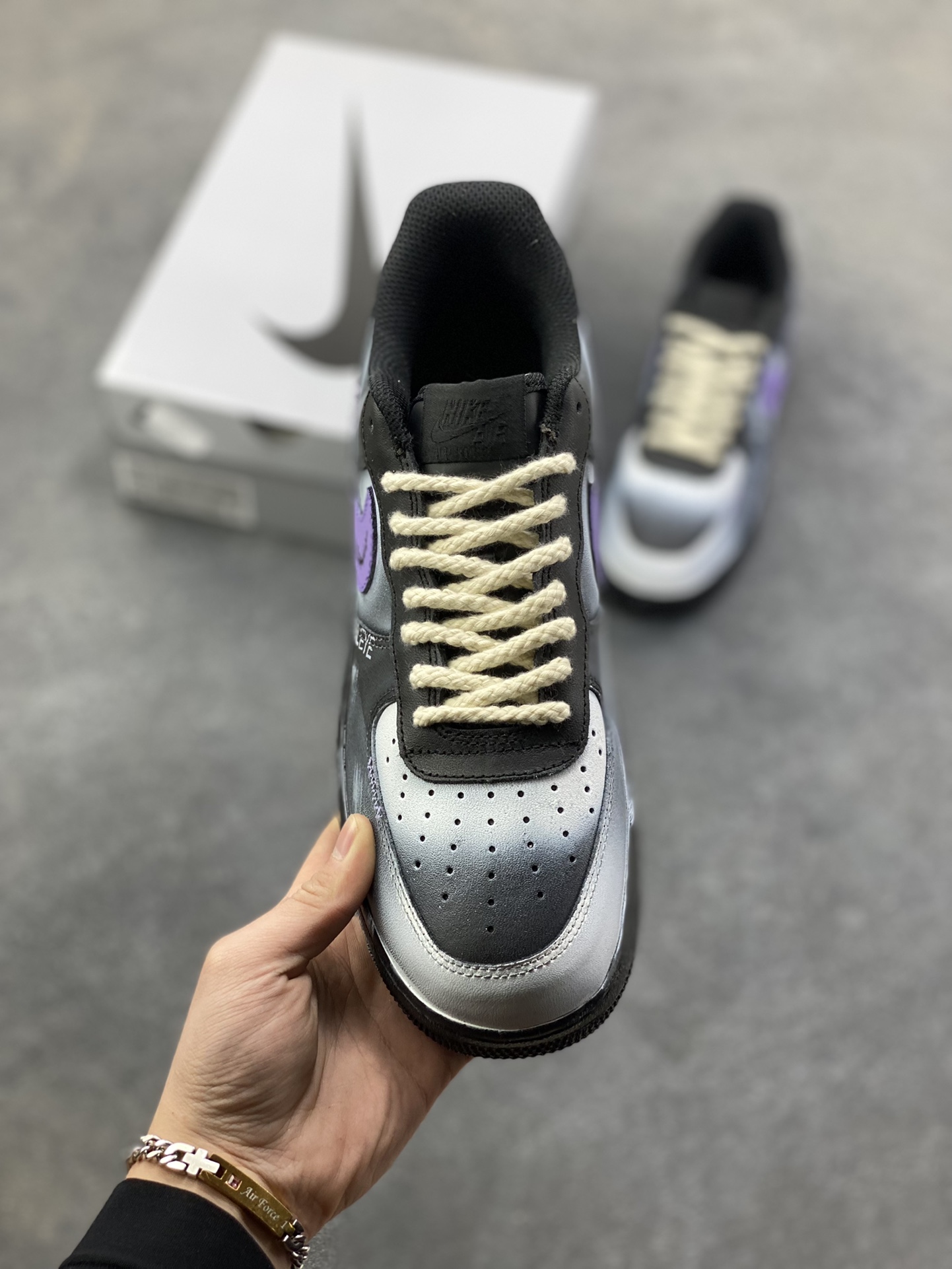 图片[2]-【定制球鞋】Nike Air Force 1 紫夜邪瞳 经典百搭 潮流手绘 防滑抗冲击性耐磨 低帮 板鞋 男女款 黑色 原楦头原纸板 原装鞋盒 定制五金配件 内置全掌气垫 原厂鞋底 货号 CW2288-111 尺码： 36 36.5 37.5 38 38.5 39 40 405. 41 42 42.5 43 44 44.5 45-选品中心