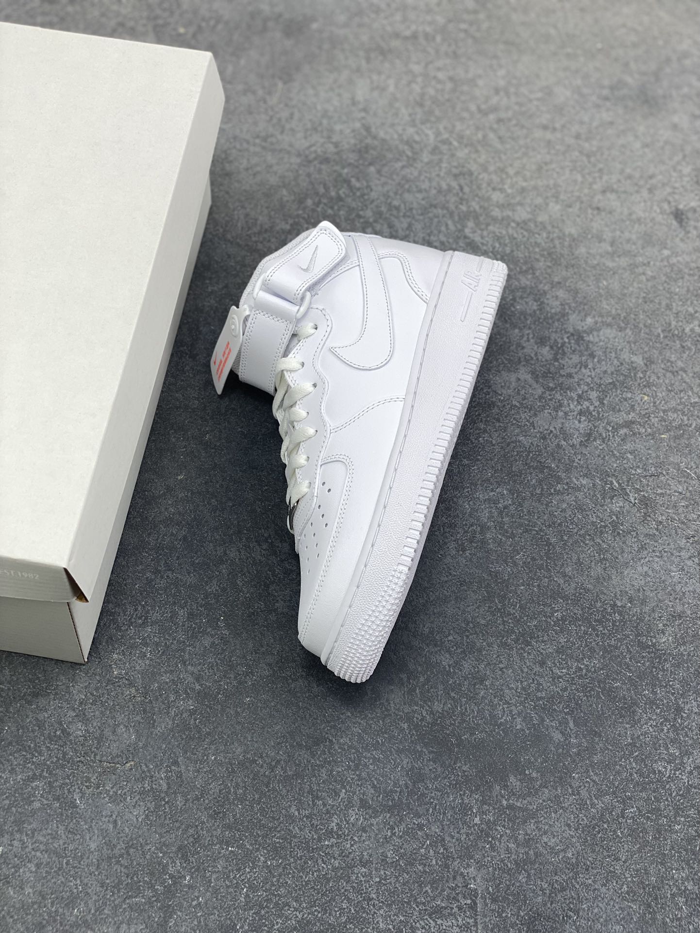 图片[7]-NIke Air Force 1 ‘07 Low 空军一号低帮 运动鞋 休闲鞋 折边针车 工艺难度大 原楦头原纸板 原装鞋盒 定制五金配件 内置全掌气垫 原厂鞋底 货号：CW2289-111 尺码：36 36.5 37.5 38 38.5 39 40 40.5 41 42 42.5 43 44 44.5 45-选品中心