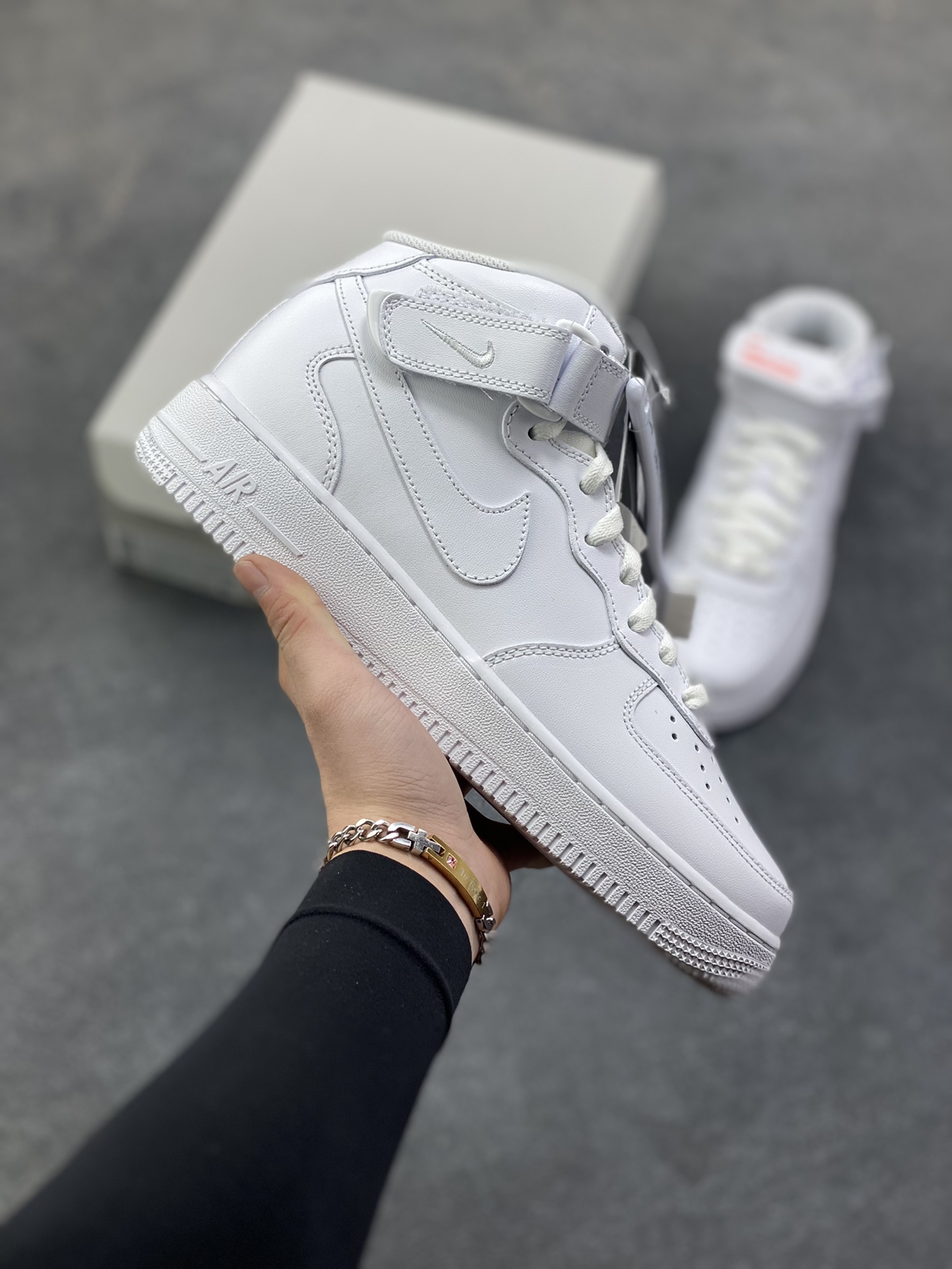 NIke Air Force 1 ‘07 Low 空军一号低帮 运动鞋 休闲鞋 折边针车 工艺难度大 原楦头原纸板 原装鞋盒 定制五金配件 内置全掌气垫 原厂鞋底 货号：CW2289-111 尺码：36 36.5 37.5 38 38.5 39 40 40.5 41 42 42.5 43 44 44.5 45-选品中心