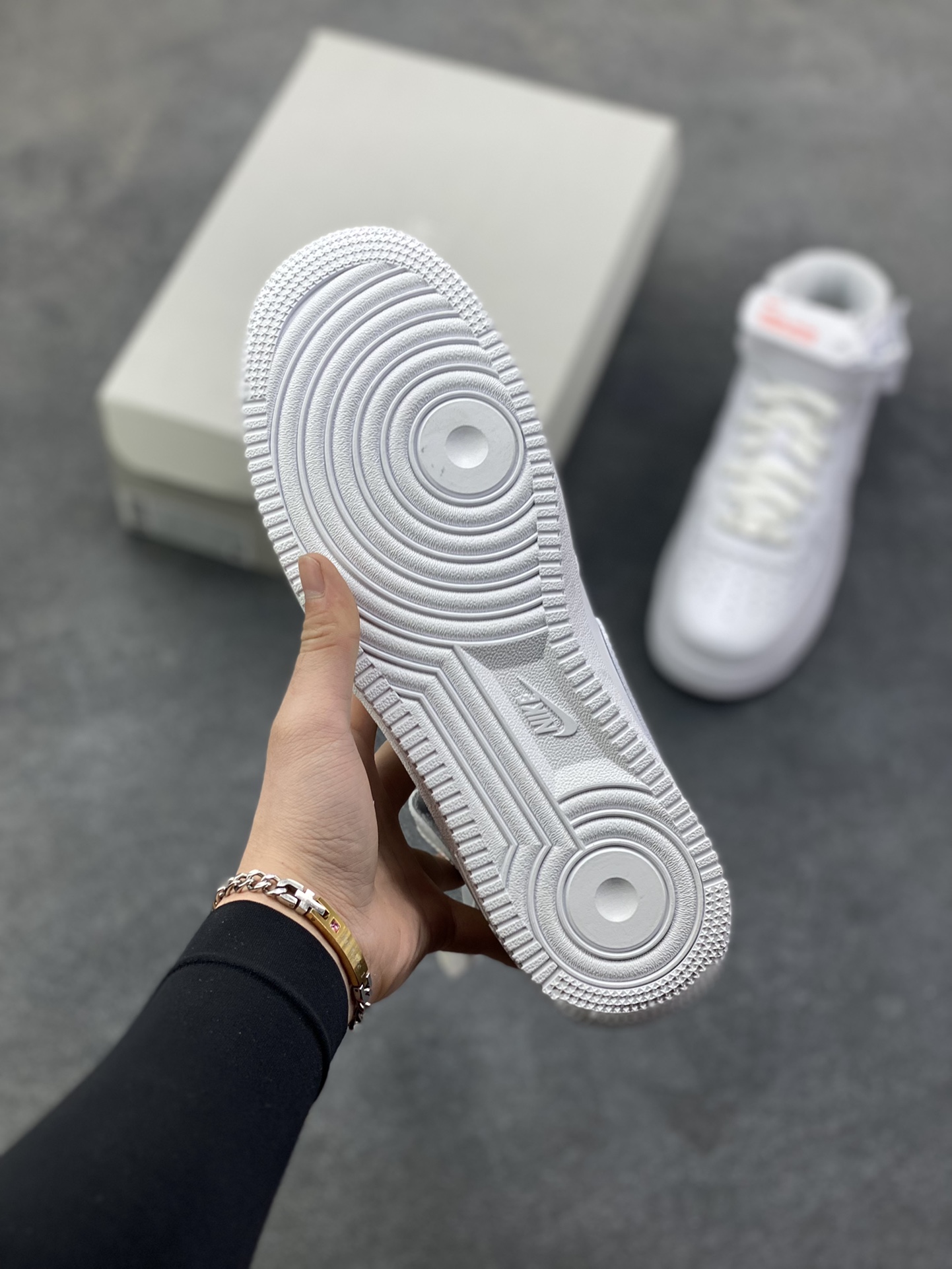 图片[5]-NIke Air Force 1 ‘07 Low 空军一号低帮 运动鞋 休闲鞋 折边针车 工艺难度大 原楦头原纸板 原装鞋盒 定制五金配件 内置全掌气垫 原厂鞋底 货号：CW2289-111 尺码：36 36.5 37.5 38 38.5 39 40 40.5 41 42 42.5 43 44 44.5 45-选品中心