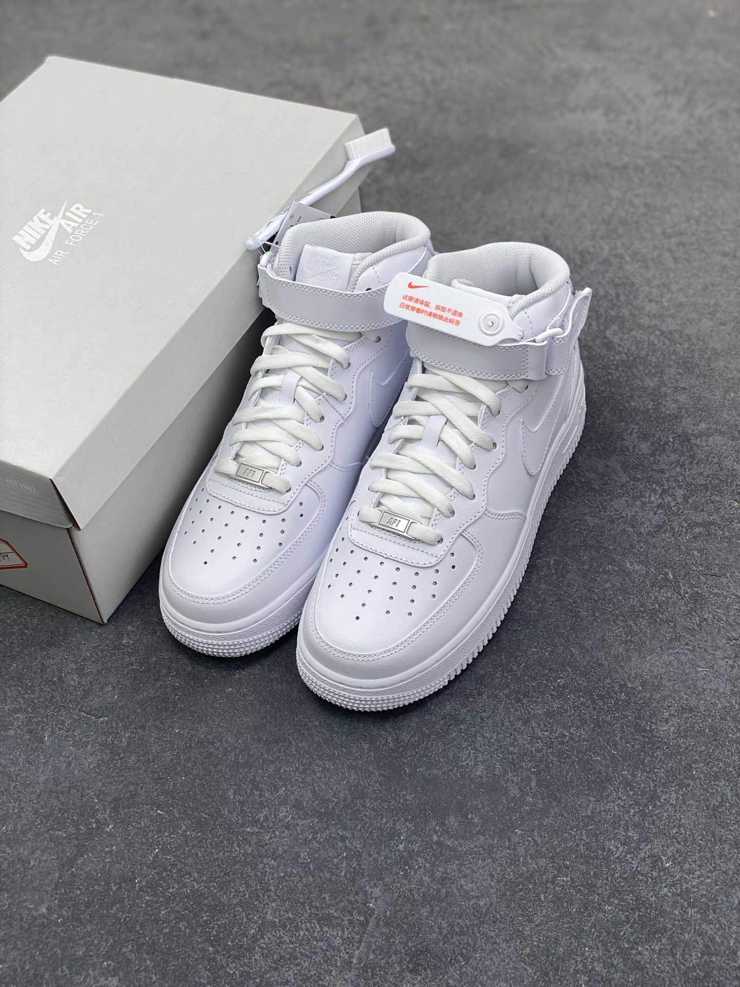 图片[8]-NIke Air Force 1 ‘07 Low 空军一号低帮 运动鞋 休闲鞋 折边针车 工艺难度大 原楦头原纸板 原装鞋盒 定制五金配件 内置全掌气垫 原厂鞋底 货号：CW2289-111 尺码：36 36.5 37.5 38 38.5 39 40 40.5 41 42 42.5 43 44 44.5 45-选品中心
