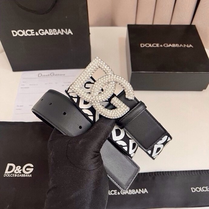 杜嘉班纳 全新小牛皮腰带，优雅简约配饰，缀以满天星电镀金属 DG 交叉造型徽标搭扣，4.0cm