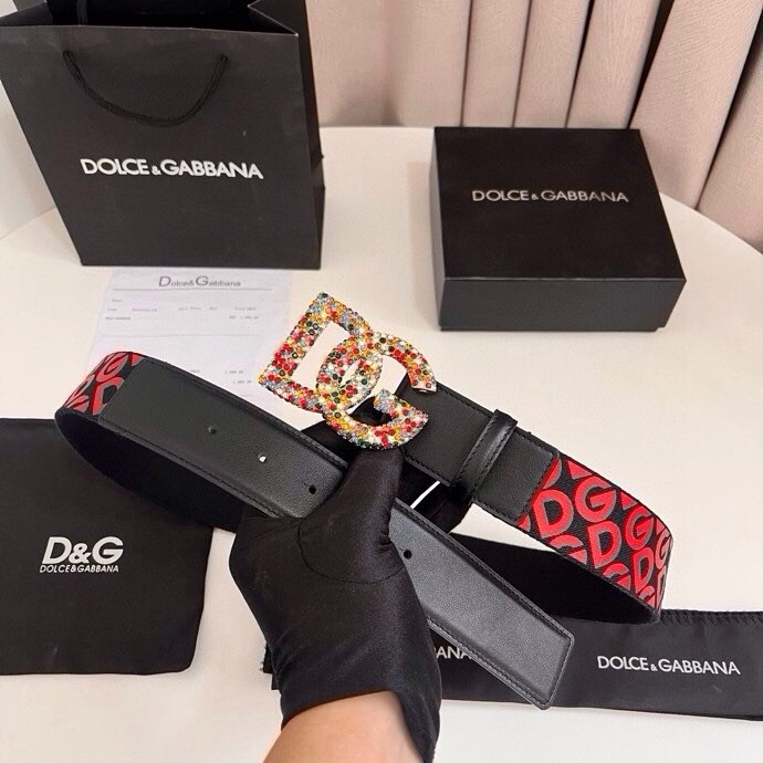 杜嘉班纳 全新小牛皮腰带，优雅简约配饰，缀以满天星电镀金属 DG 交叉造型徽标搭扣，4.0cm