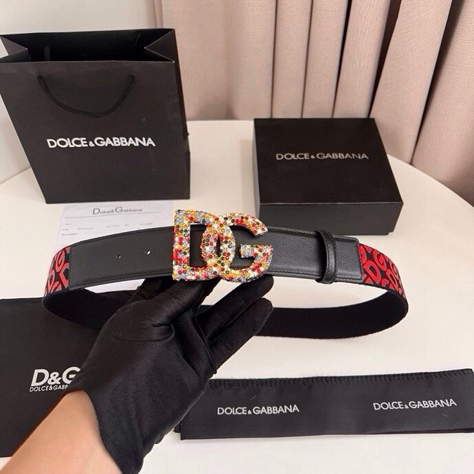 杜嘉班纳 全新小牛皮腰带，优雅简约配饰，缀以满天星电镀金属 DG 交叉造型徽标搭扣，4.0cm