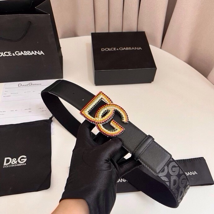 杜嘉班纳 全新小牛皮腰带，优雅简约配饰，缀以满天星电镀金属 DG 交叉造型徽标搭扣，4.0cm