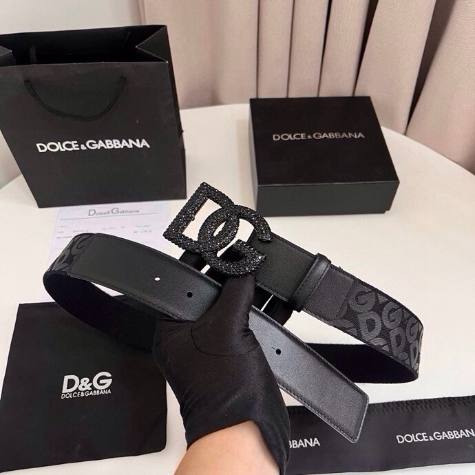 杜嘉班纳 全新小牛皮腰带，优雅简约配饰，缀以满天星电镀金属 DG 交叉造型徽标搭扣，4.0cm