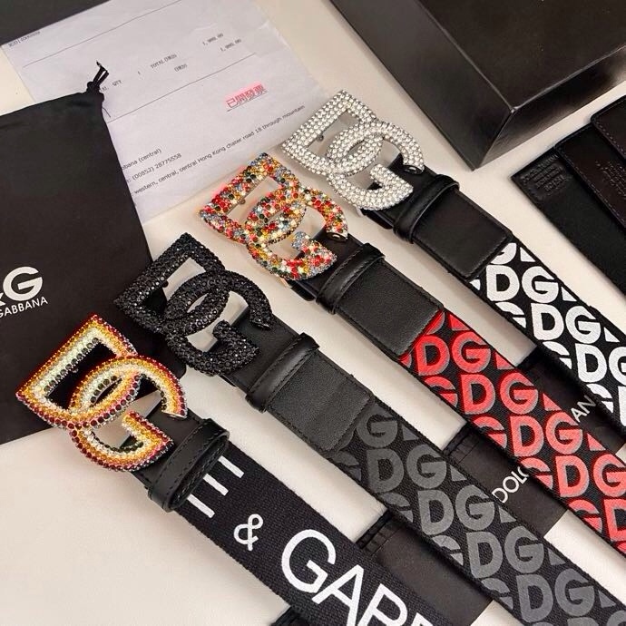 杜嘉班纳 全新小牛皮腰带，优雅简约配饰，缀以满天星电镀金属 DG 交叉造型徽标搭扣，4.0cm