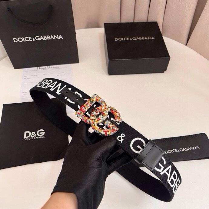 杜嘉班纳 全新小牛皮腰带，优雅简约配饰，缀以满天星电镀金属 DG 交叉造型徽标搭扣，4.0cm