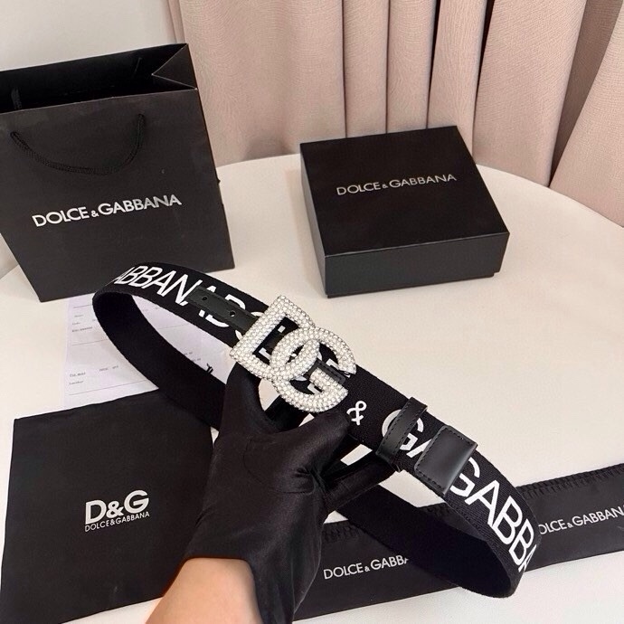 杜嘉班纳 全新小牛皮腰带，优雅简约配饰，缀以满天星电镀金属 DG 交叉造型徽标搭扣，4.0cm