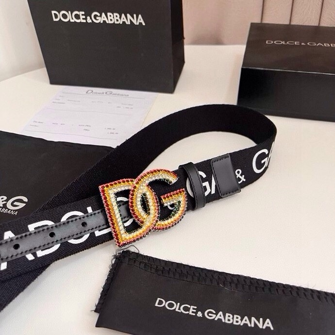 杜嘉班纳 全新小牛皮腰带，优雅简约配饰，缀以满天星电镀金属 DG 交叉造型徽标搭扣，4.0cm