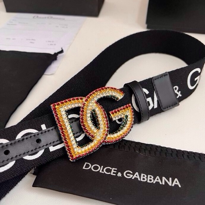 杜嘉班纳 全新小牛皮腰带，优雅简约配饰，缀以满天星电镀金属 DG 交叉造型徽标搭扣，4.0cm