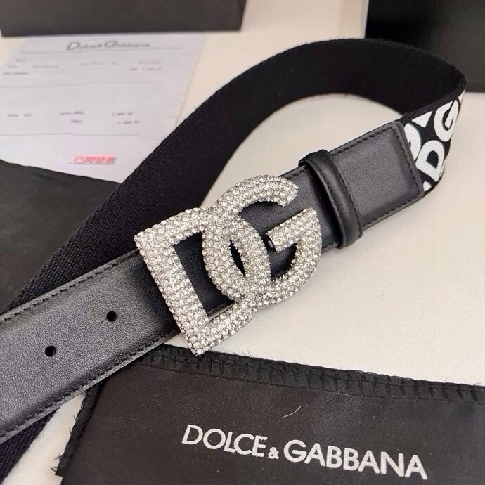 杜嘉班纳 全新小牛皮腰带，优雅简约配饰，缀以满天星电镀金属 DG 交叉造型徽标搭扣，4.0cm
