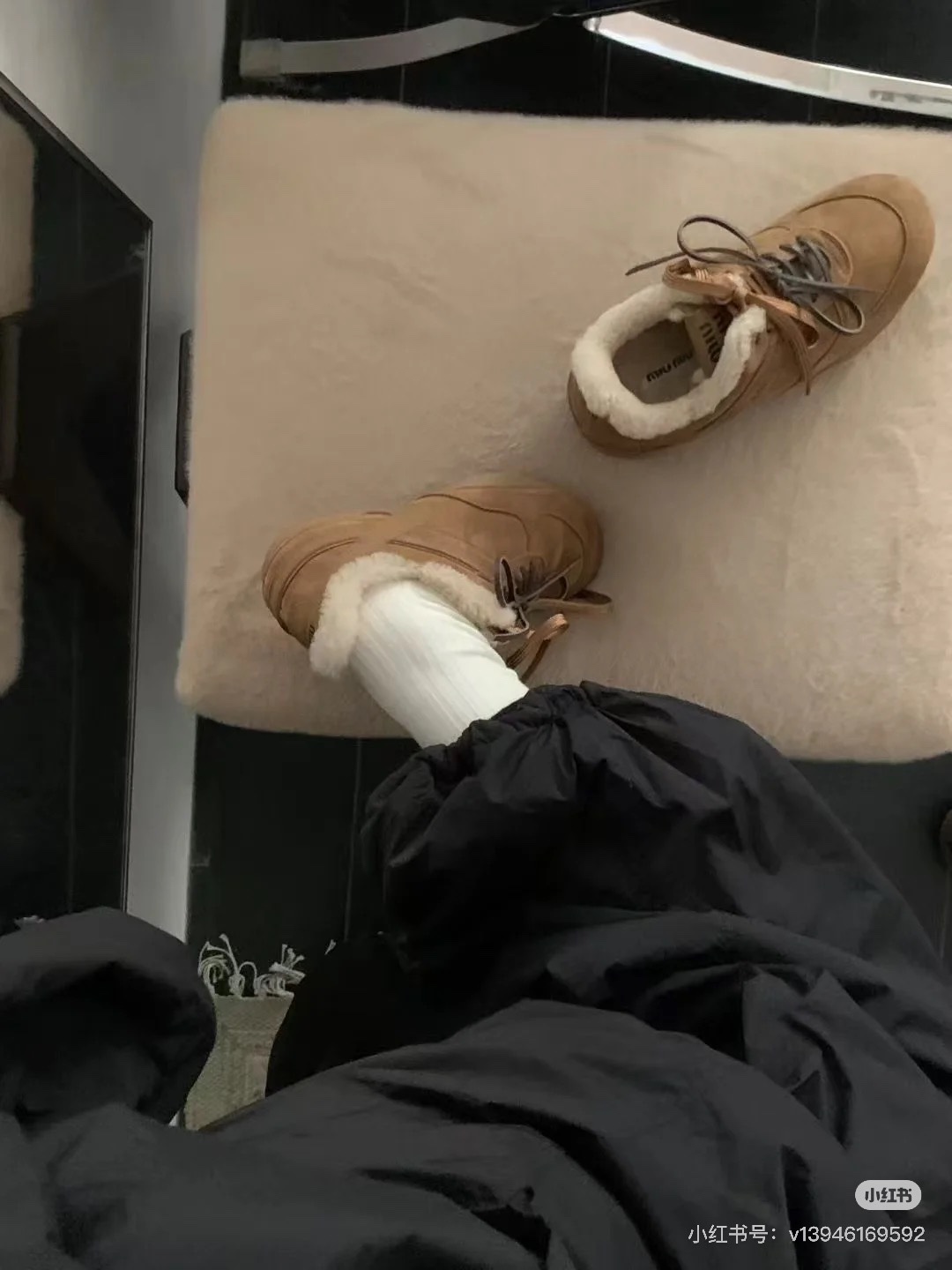 NO:648089,Model's feet, casual shoes/sneakers, sneakers19860909模特上脚图,休闲鞋/运动鞋,sneakers,Women's Shoes