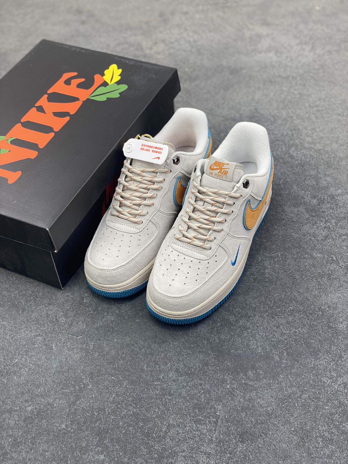 图片[8]-Nike Air Force 1 ‘07 Low “头层猪八拼接” 空军一号 高端定制 低帮 运动鞋 休闲鞋 折边针车 工艺难度大 原楦头原纸板 原装鞋盒 定制五金配件 内置全掌气垫 原厂鞋底 货号：DY9867-108 尺码：36 36.5 37.5 38 38.5 39 40 40.5 41 42 42.5 43 44 44.5 45-选品中心