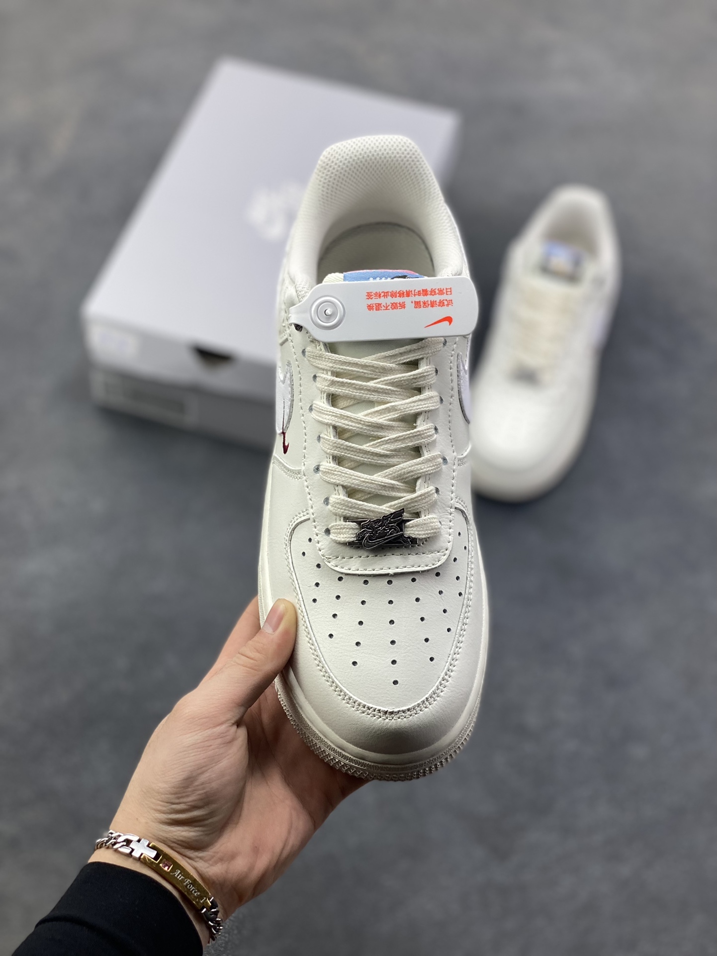 图片[2]-NIke Air Force 1 ‘07 Low 空军一号低帮 运动鞋 休闲鞋 折边针车 工艺难度大 原楦头原纸板 原装鞋盒 定制五金配件 内置全掌气垫 原厂鞋底 货号：IQ1119-011 尺码：36 36.5 37.5 38 38.5 39 40 40.5 41 42 42.5 43 44 44.5 45-选品中心