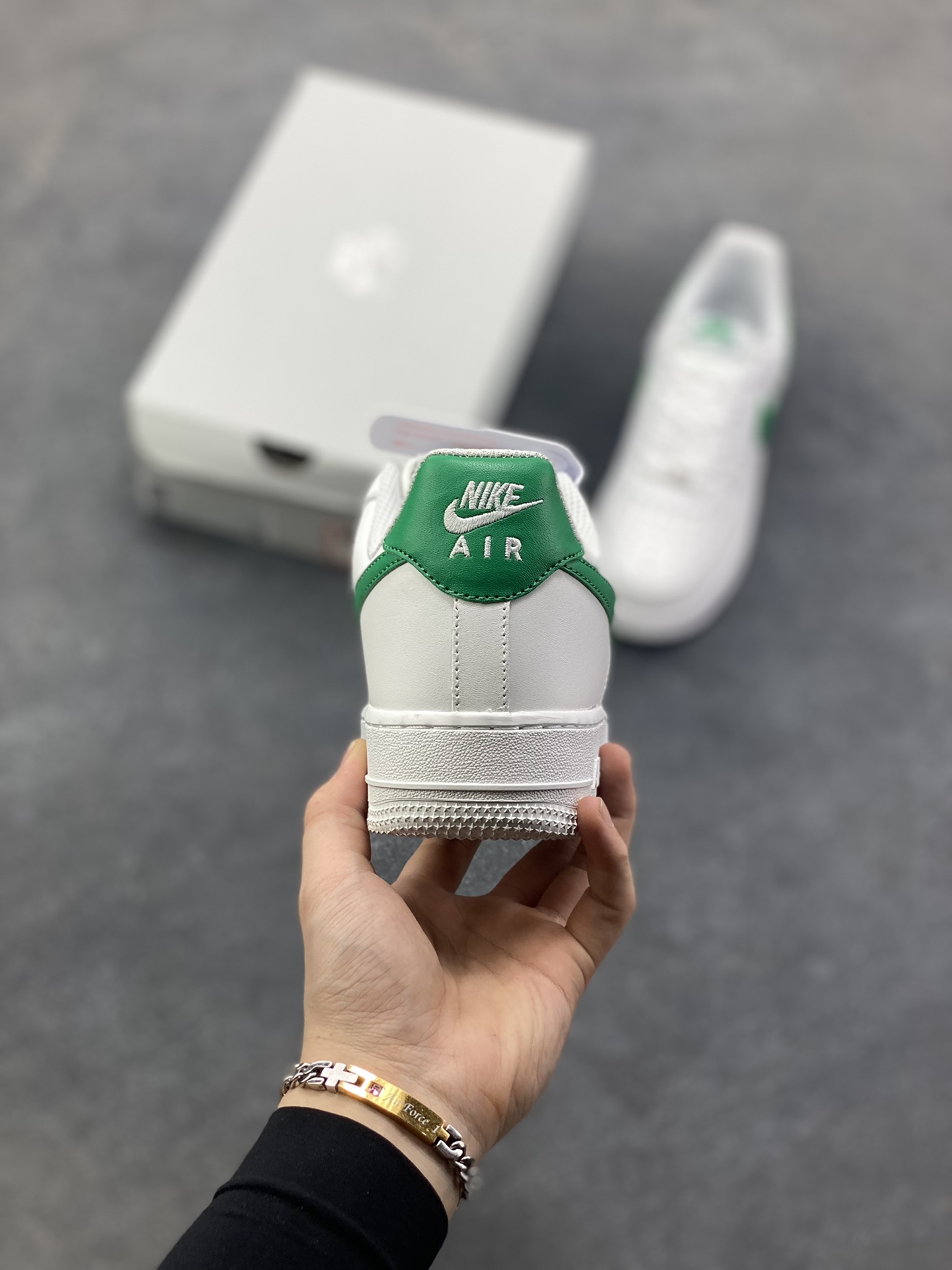 图片[4]-NIke Air Force 1 ‘07 Low 空军一号低帮 运动鞋 休闲鞋 折边针车 工艺难度大 原楦头原纸板 原装鞋盒 定制五金配件 内置全掌气垫 原厂鞋底 货号：FJ4146-121 尺码：36 36.5 37.5 38 38.5 39 40 40.5 41 42 42.5 43 44 44.5 45-选品中心