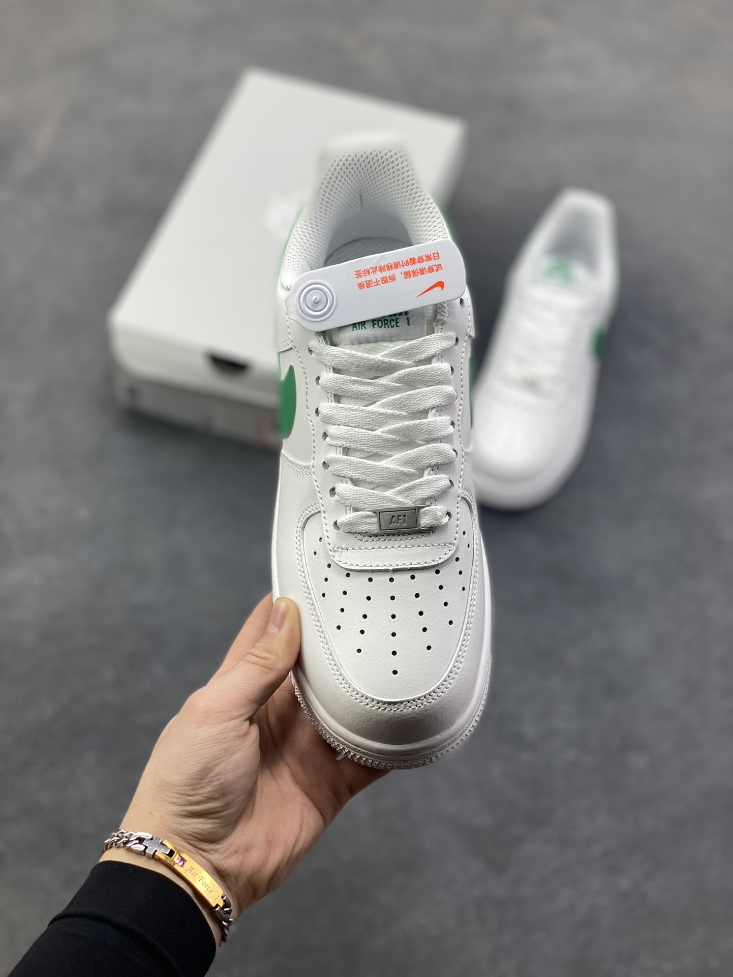图片[2]-NIke Air Force 1 ‘07 Low 空军一号低帮 运动鞋 休闲鞋 折边针车 工艺难度大 原楦头原纸板 原装鞋盒 定制五金配件 内置全掌气垫 原厂鞋底 货号：FJ4146-121 尺码：36 36.5 37.5 38 38.5 39 40 40.5 41 42 42.5 43 44 44.5 45-选品中心