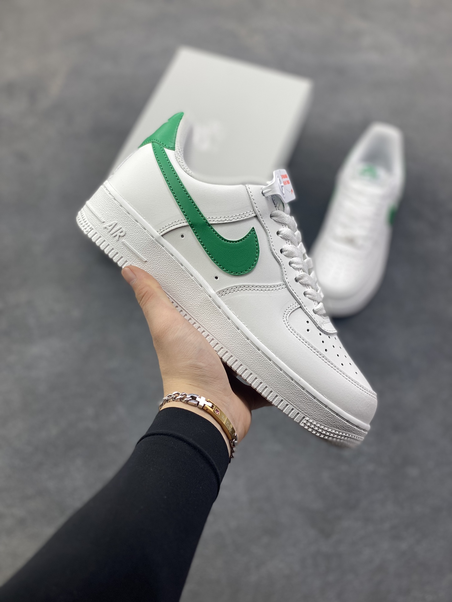 NIke Air Force 1 ‘07 Low 空军一号低帮 运动鞋 休闲鞋 折边针车 工艺难度大 原楦头原纸板 原装鞋盒 定制五金配件 内置全掌气垫 原厂鞋底 货号：FJ4146-121 尺码：36 36.5 37.5 38 38.5 39 40 40.5 41 42 42.5 43 44 44.5 45-选品中心