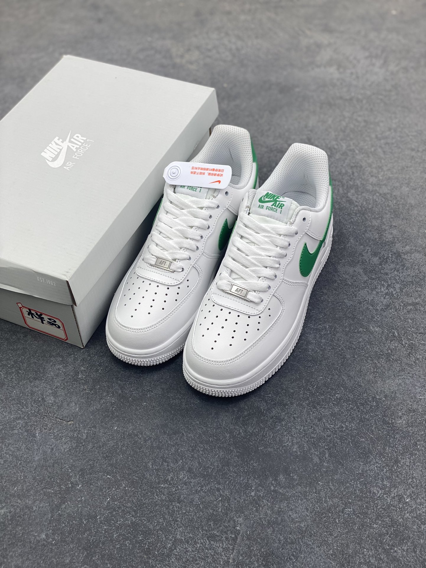 图片[8]-NIke Air Force 1 ‘07 Low 空军一号低帮 运动鞋 休闲鞋 折边针车 工艺难度大 原楦头原纸板 原装鞋盒 定制五金配件 内置全掌气垫 原厂鞋底 货号：FJ4146-121 尺码：36 36.5 37.5 38 38.5 39 40 40.5 41 42 42.5 43 44 44.5 45-选品中心
