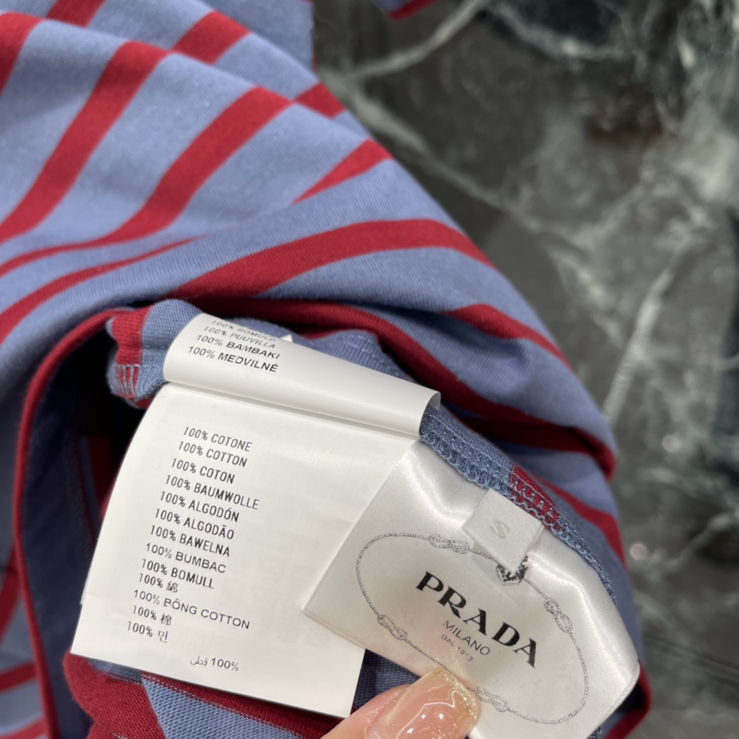 Striped Short Sleeve T-Shirt with Logo - Casual & Stylish Fall/Winter Top 8 i1765168326 583 6