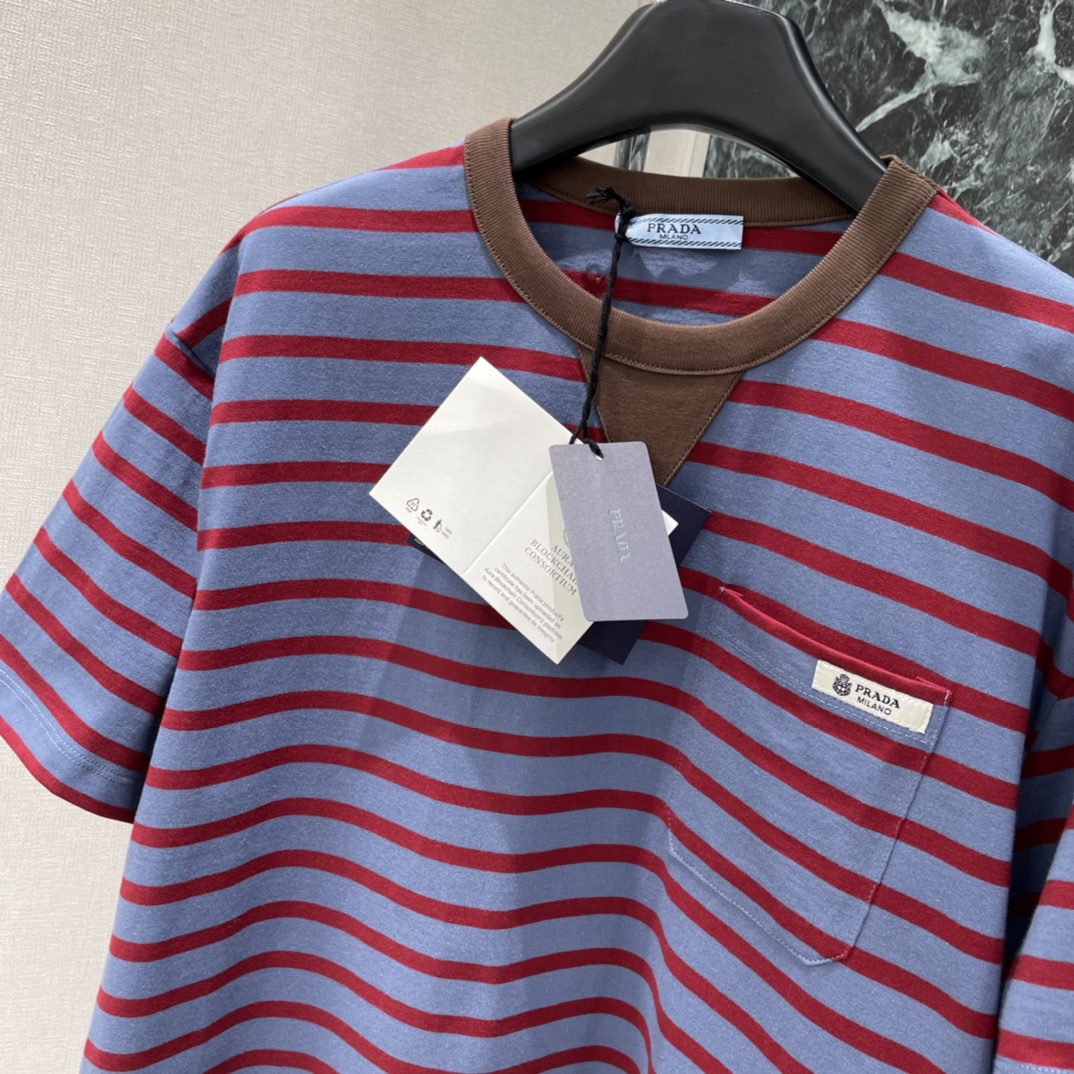 Striped Short Sleeve T-Shirt with Logo - Casual & Stylish Fall/Winter Top 5 i1765168326 8622 3