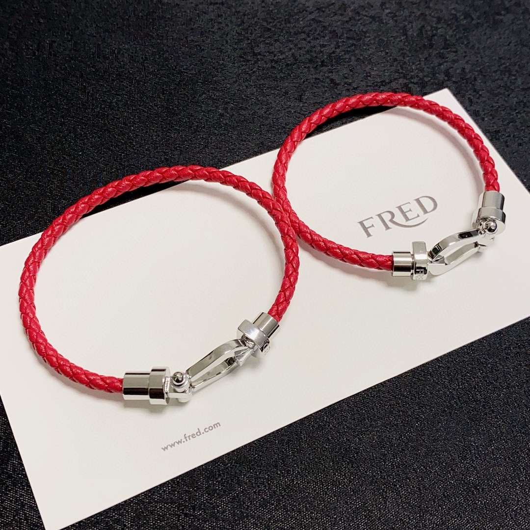 Fred 新品发布 火爆 Fred 马蹄扣中性款高品质新年红皮手链手镯