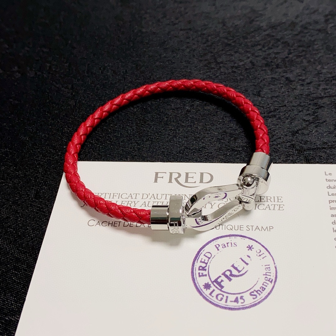 Fred 新品发布 火爆 Fred 马蹄扣中性款高品质新年红皮手链手镯