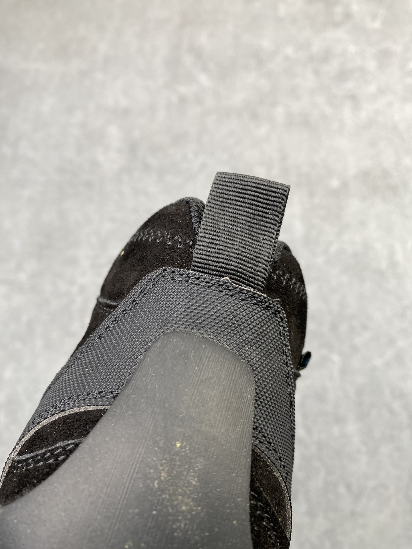 💰240支持放店
  Keen 科恩Jasper Rocks SP 贾斯珀都市系列复古低帮系带户外风露营徒步登山运动训练鞋 25ss秋冬季新款原楦型开发纸版 采用固色翻毛皮鞋面材质 内嵌高密度EVA发泡缓震脚垫 外置一体式包裹防滑防剐蹭耐磨橡胶大底
尺码：35-44m9