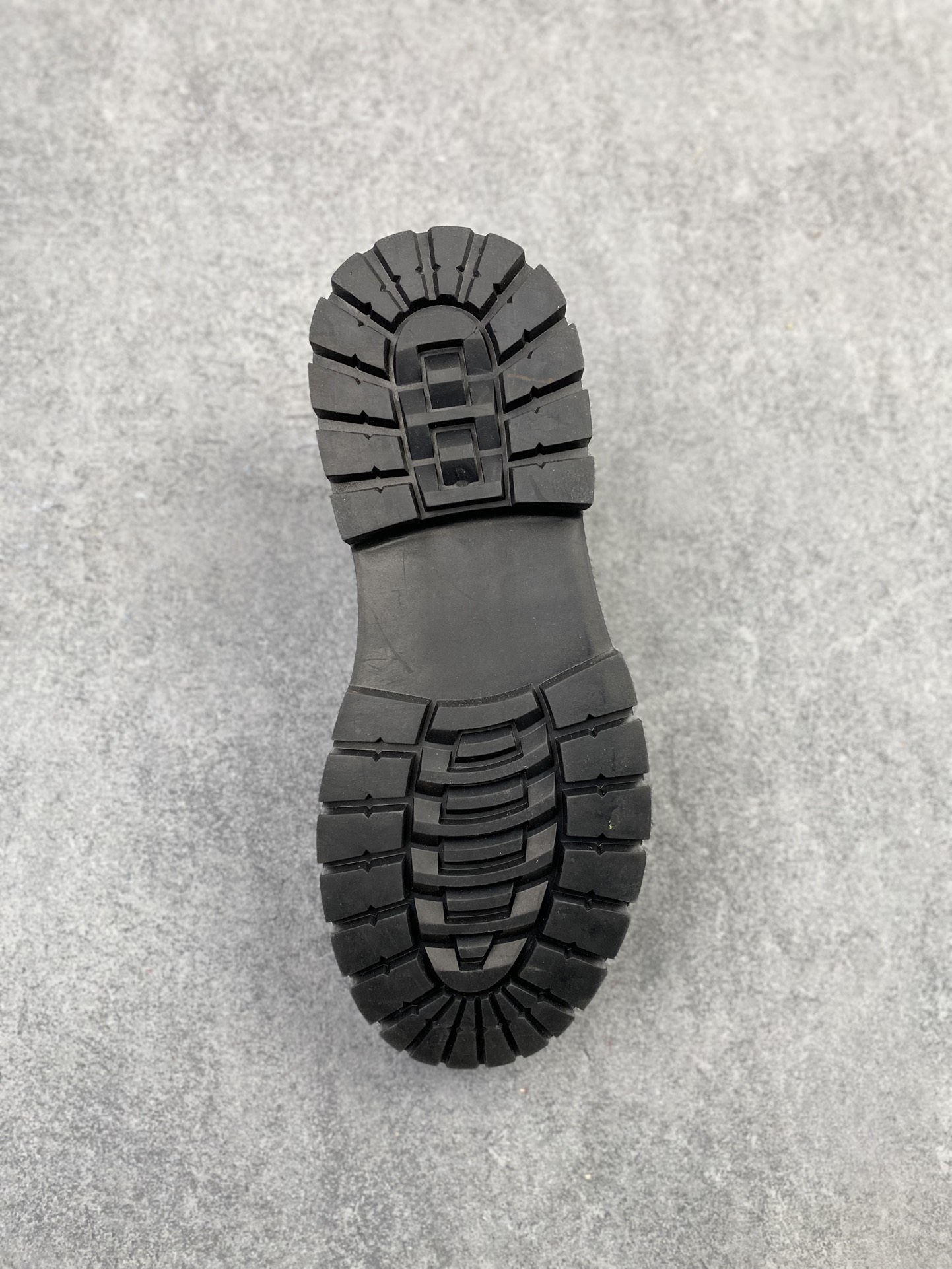 💰250支持放店
  新货🚀美国人气户外品牌-科恩Keen Jasper Rocks SP贾斯珀都市户外休闲马丁靴系列25ss秋冬季新款 原楦型开发纸版#采用固色翻毛皮鞋面材质#内嵌高密度EVA发泡缓震脚垫#外置一体式包裹防滑防剐蹭耐磨橡胶大底❗向经典的90年代致敬！ 山系神级鞋履 
尺码：39-44m9