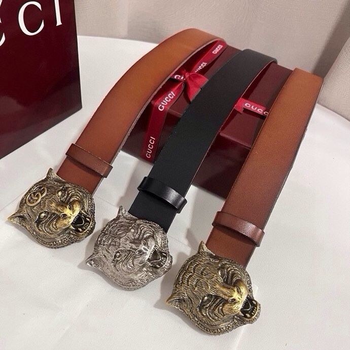 古奇 虎仍然是古驰（Gucci）的独特标志。虎形图案在Double G搭扣上形成一个G形，其灵感来自70