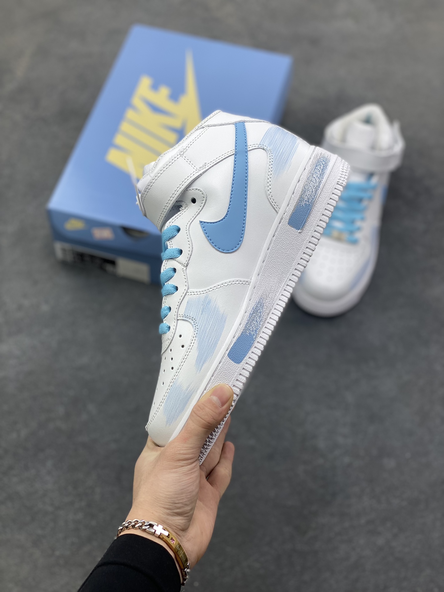 图片[3]-Nike Air Force 1 Low’07 断勾 喷绘 空军一号中帮休闲板鞋 定制皮料 原厂3D打印 定制鞋盒 原楦原纸板 纯正空军版型 内置全掌气垫 货号：ZH0316-124 尺码：36 36.5 37.5 38 38.5 39 40 40.5 41 42 42.5 43 44 44.5 45-选品中心