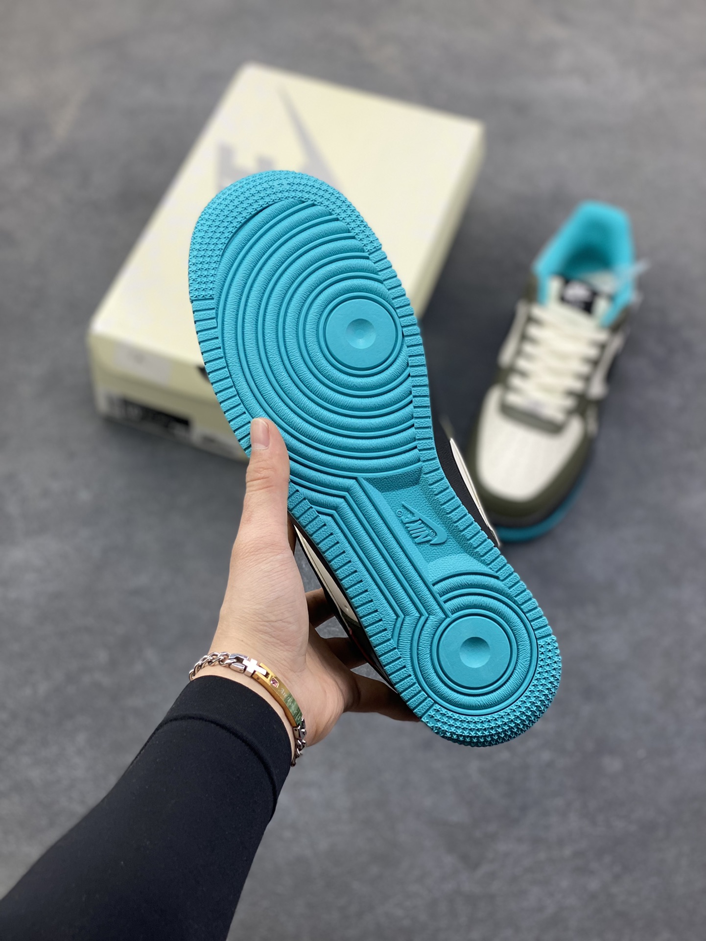 图片[5]-Nike Air Force 1 ‘07 Low “OFF-WHITE联名——双拼黑绿蓝”空军一号 低帮 运动鞋 休闲鞋 折边针车 工艺难度大 原楦头原纸板 原装鞋盒 定制五金配件 内置全掌气垫 原厂鞋底 货号：QW5836-022 尺码：36 36.5 37.5 38 38.5 39 40 40.5 41 42 42.5 43 44 44.5 45-选品中心
