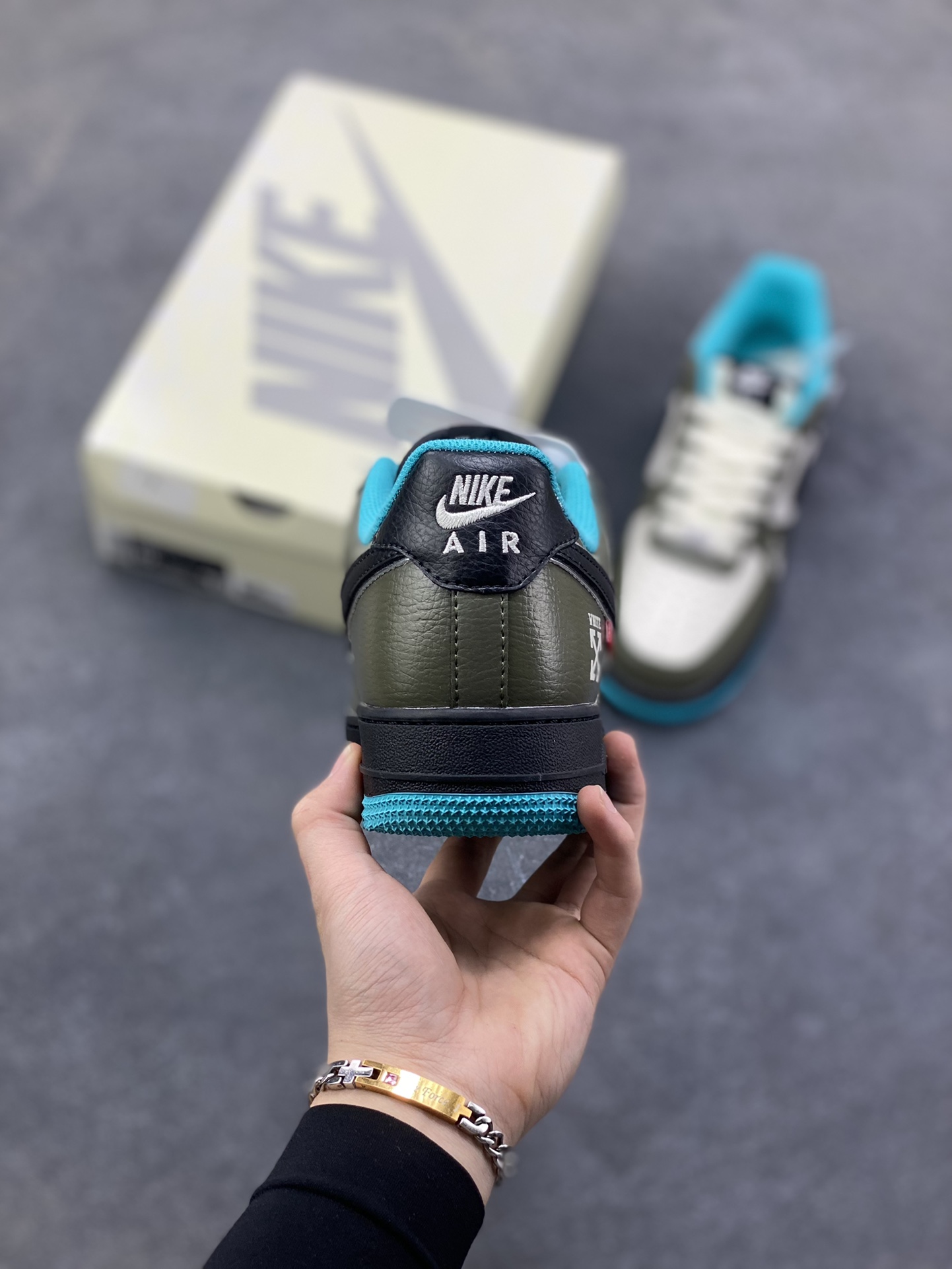 图片[4]-Nike Air Force 1 ‘07 Low “OFF-WHITE联名——双拼黑绿蓝”空军一号 低帮 运动鞋 休闲鞋 折边针车 工艺难度大 原楦头原纸板 原装鞋盒 定制五金配件 内置全掌气垫 原厂鞋底 货号：QW5836-022 尺码：36 36.5 37.5 38 38.5 39 40 40.5 41 42 42.5 43 44 44.5 45-选品中心