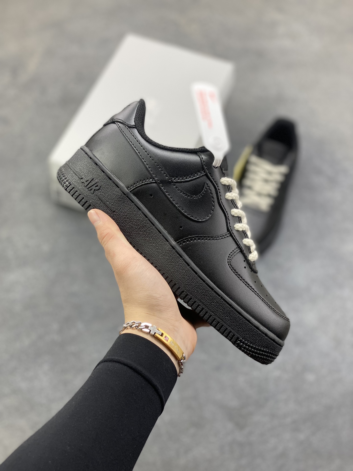 NIke Air Force 1 ‘07 Low 空军一号低帮 运动鞋 休闲鞋 折边针车 工艺难度大 原楦头原纸板 原装鞋盒 定制五金配件 内置全掌气垫 原厂鞋底 货号：DD8959-001 尺码：36 36.5 37.5 38 38.5 39 40 40.5 41 42 42.5 43 44 44.5 45-选品中心