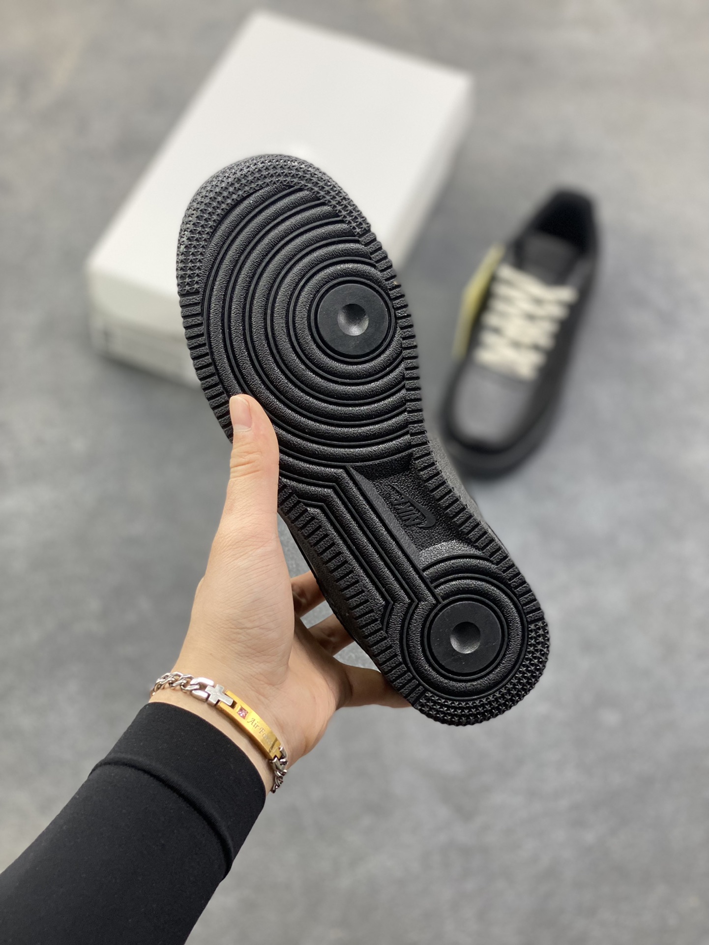 图片[5]-NIke Air Force 1 ‘07 Low 空军一号低帮 运动鞋 休闲鞋 折边针车 工艺难度大 原楦头原纸板 原装鞋盒 定制五金配件 内置全掌气垫 原厂鞋底 货号：DD8959-001 尺码：36 36.5 37.5 38 38.5 39 40 40.5 41 42 42.5 43 44 44.5 45-选品中心