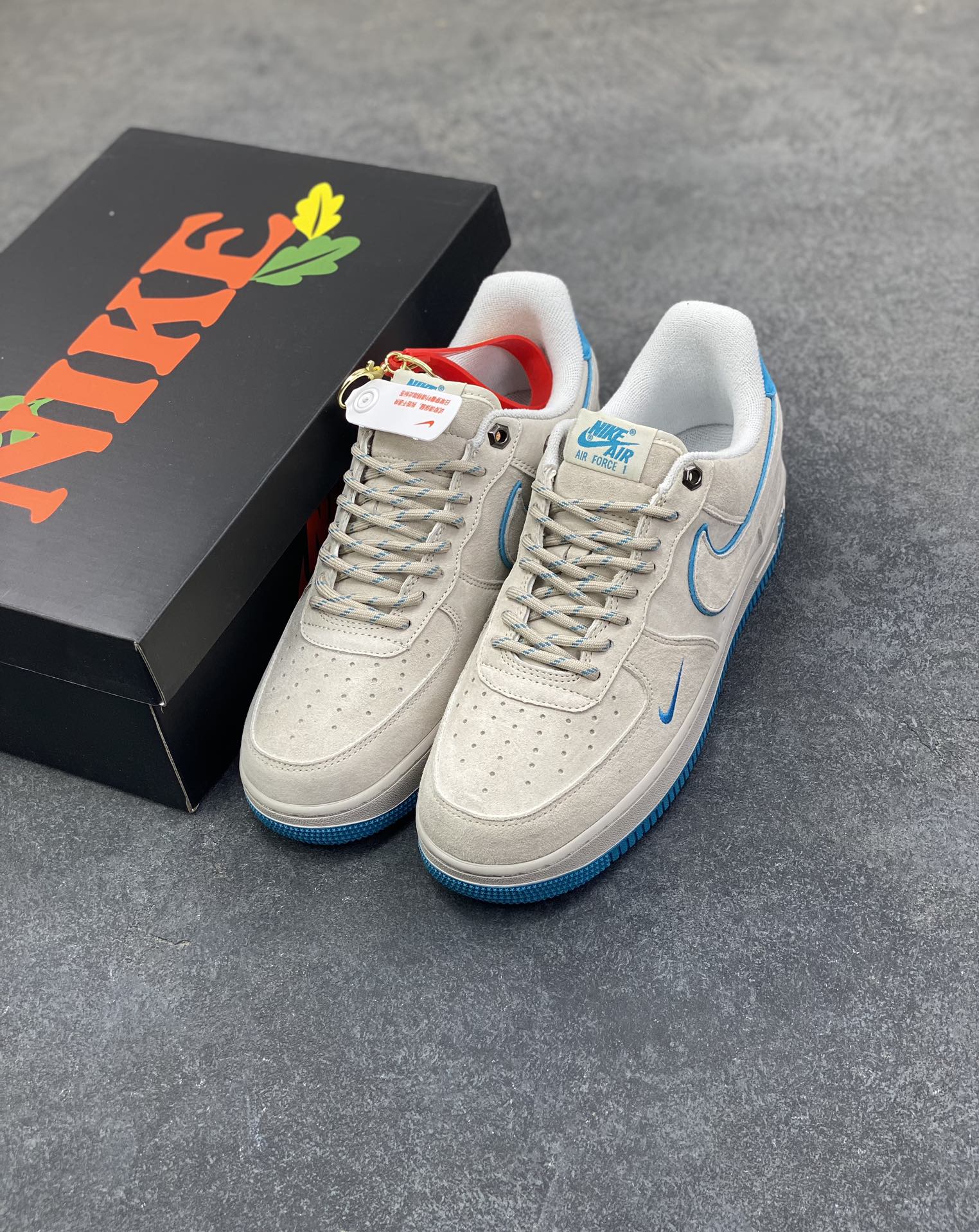 图片[8]-Nike Air Force 1 ‘07 Low “头层猪八拼接” 空军一号 高端定制 低帮 运动鞋 休闲鞋 折边针车 工艺难度大 原楦头原纸板 原装鞋盒 定制五金配件 内置全掌气垫 原厂鞋底 货号：DY9867-109 尺码：36 36.5 37.5 38 38.5 39 40 40.5 41 42 42.5 43 44 44.5 45-选品中心